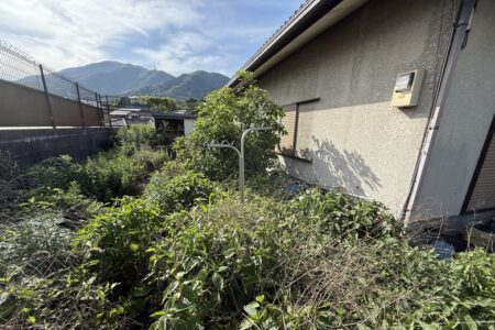 【お客様事例：北九州市】戸建の庭の草刈り工事
