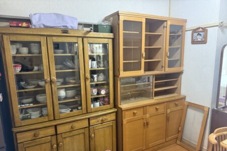 【お客様事例：北九州市】食器棚と学習机の処分