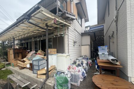 【お客様事例：北九州市】戸建て2階の家財をまとめて処分｜大量の不用品回収とタンスの階段搬出