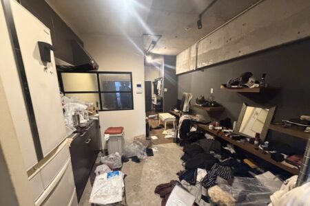 【お客様事例：北九州市】マンション8階の孤独死現場で遺品整理｜必要な遺品を仕分けして家財を搬出
